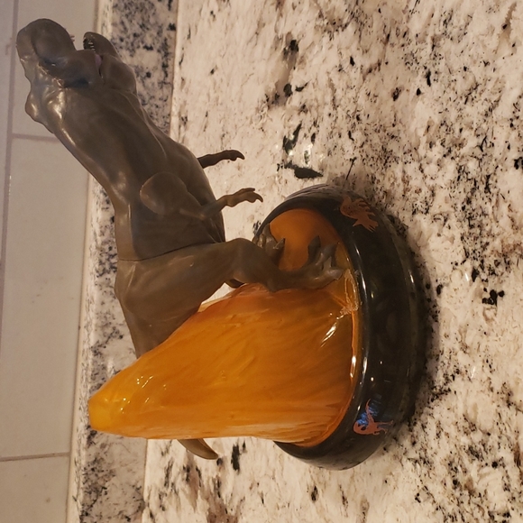 Jurassic World T-rex nightlight - Picture 3 of 6